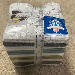 Moda fat quarter bundle. Thrive line by Natalia and Kathleen